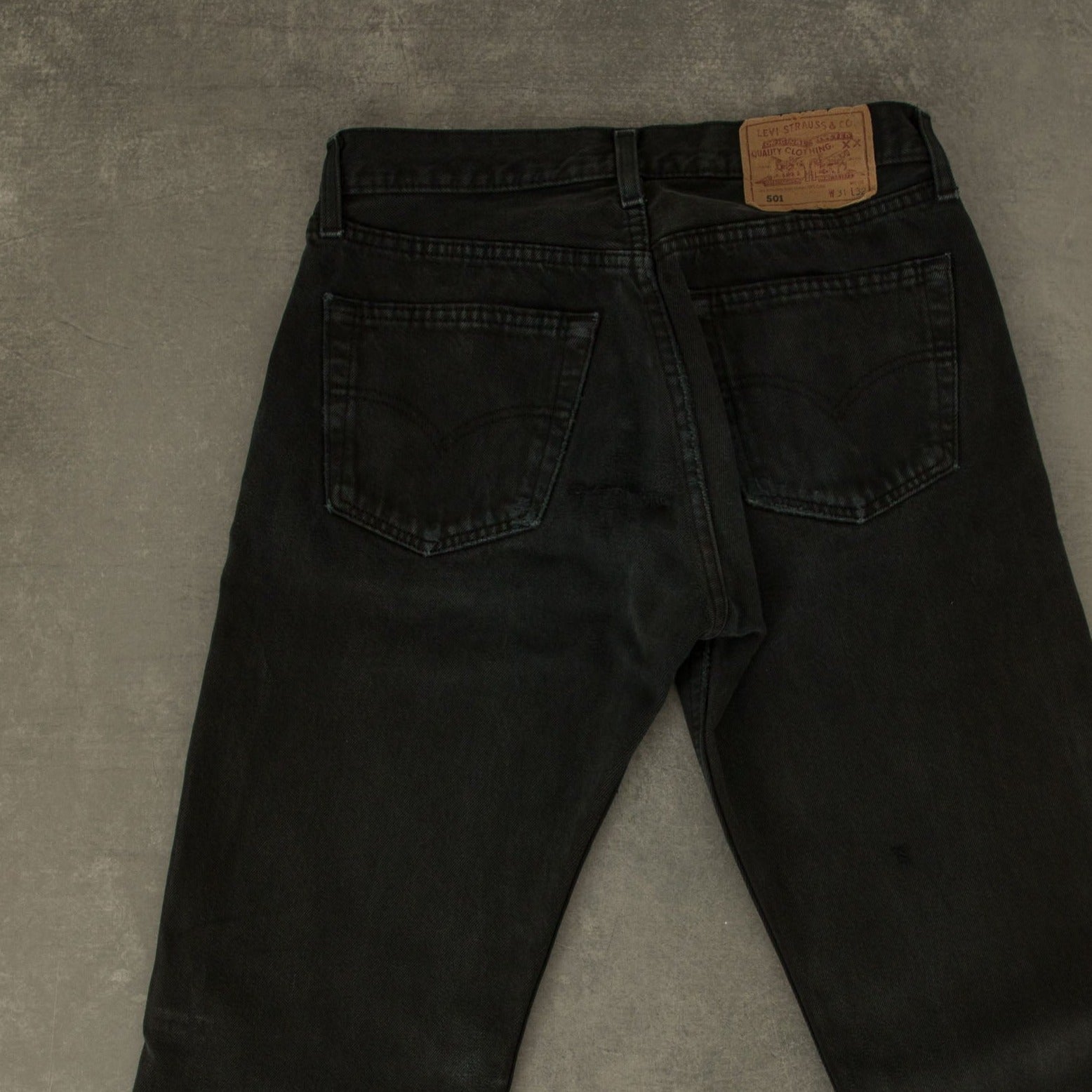 Levi's 501 distressed online jeans