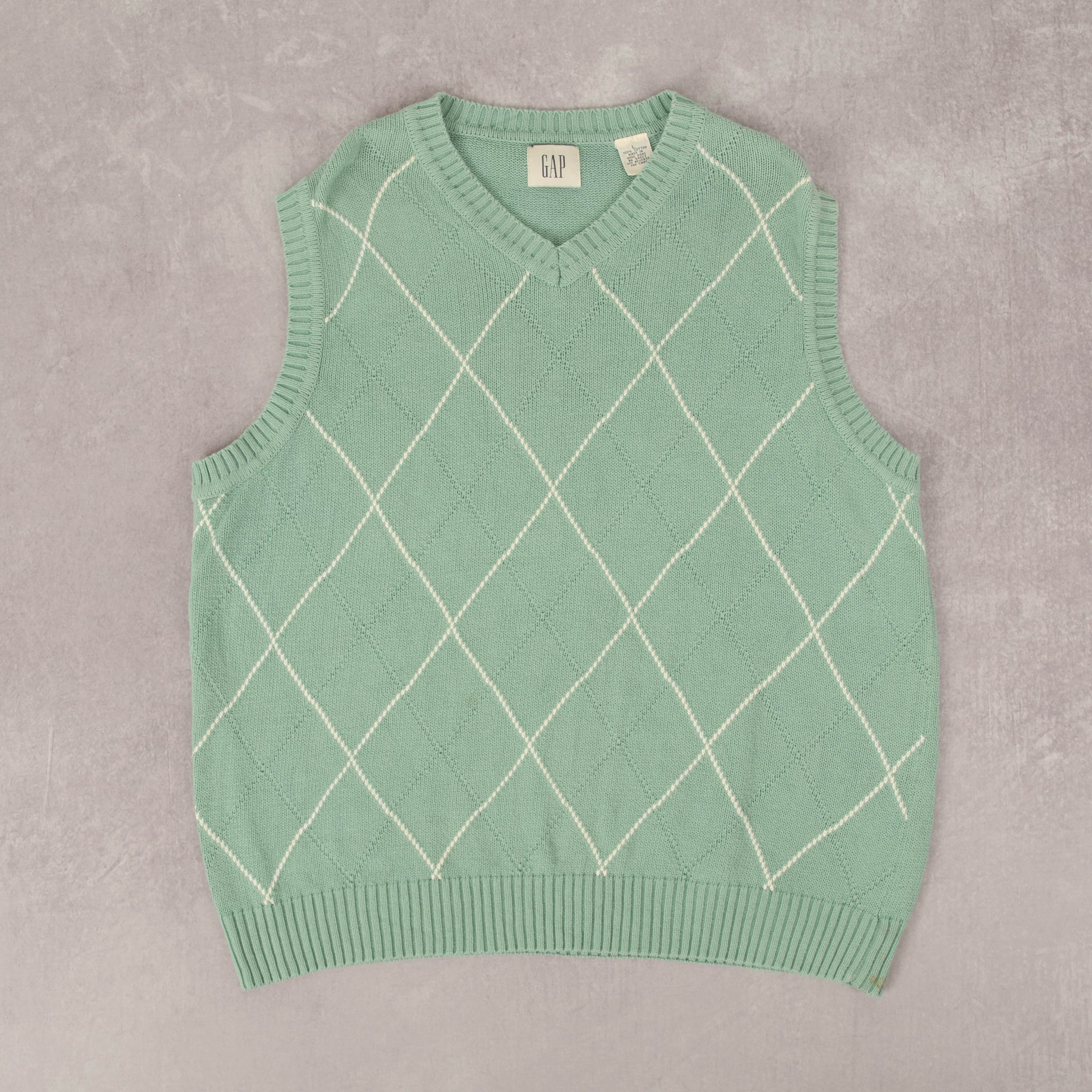 MEN'S VINTAGE 1990S GAP ARGYLE KNITTED VEST JUMPER - LARGE