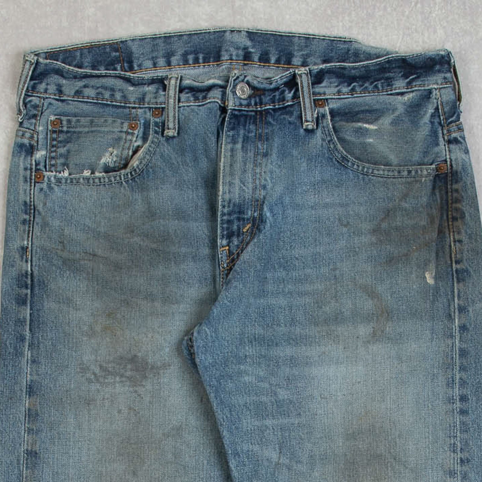 MEN'S VINTAGE LEVI'S 569 RELAXED FIT JEANS - W34 X L28 – North