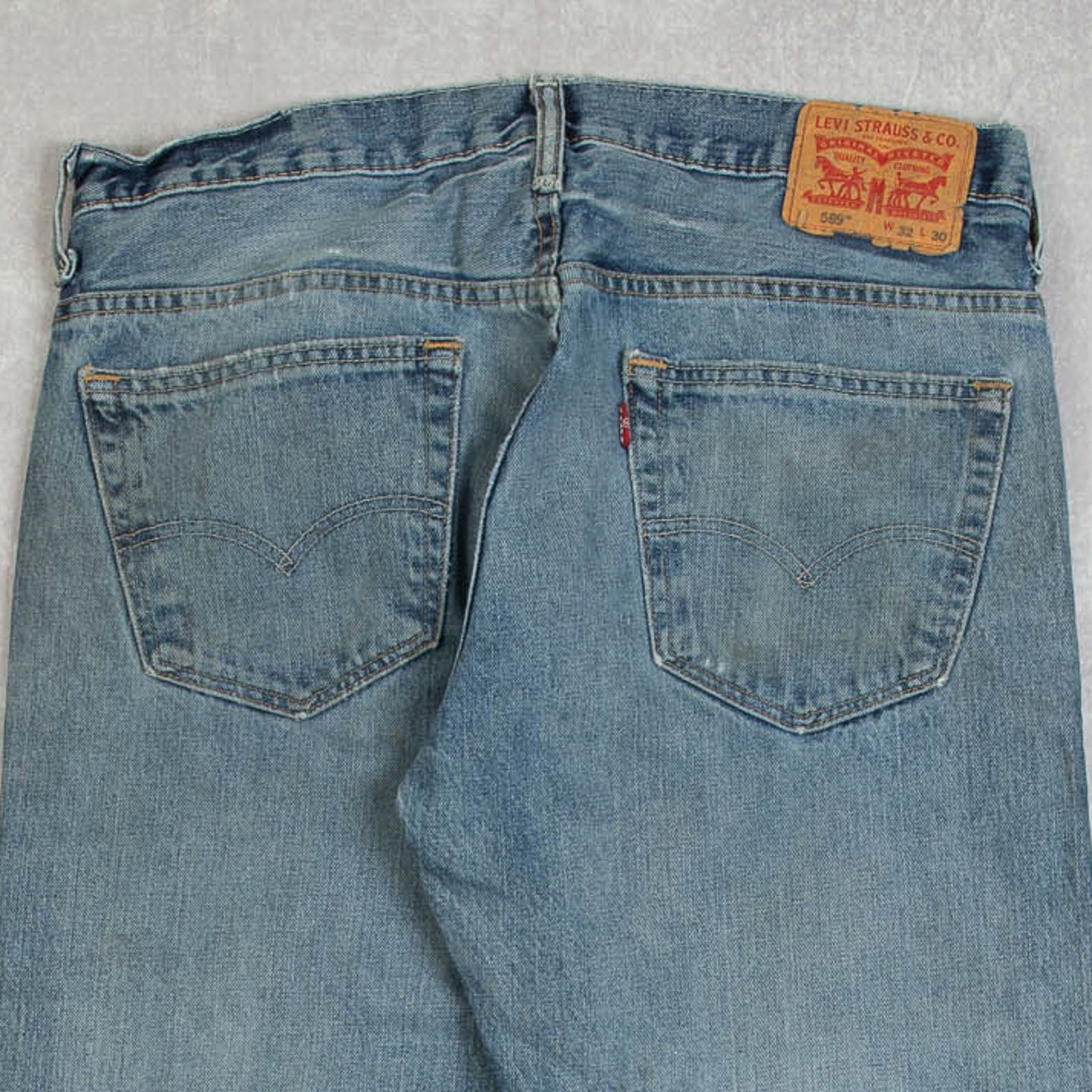 MEN'S VINTAGE LEVI'S 569 RELAXED FIT JEANS - W34 X L28 – North