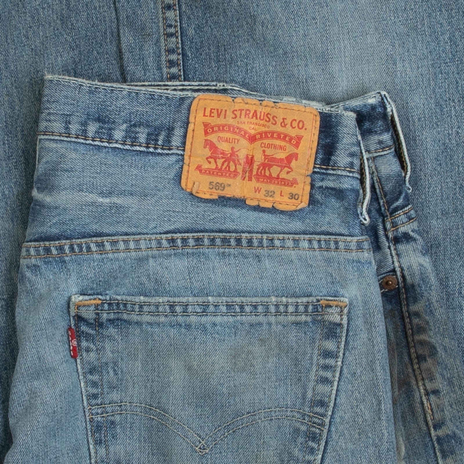 MEN'S VINTAGE LEVI'S 569 RELAXED FIT JEANS - W34 X L28 – North