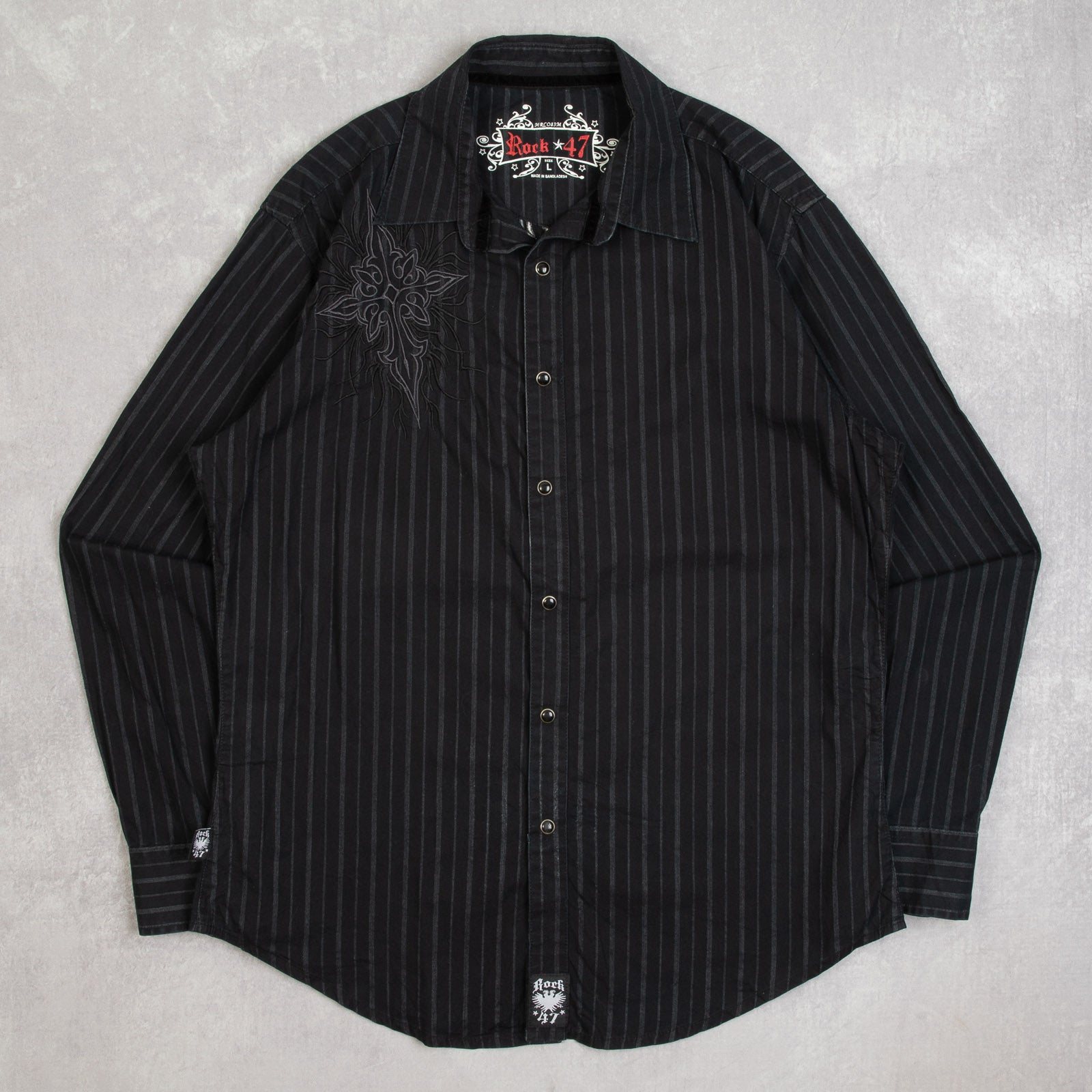 MEN'S VINTAGE 2000S CROSS EMBROIDERED STRIPED SHIRT