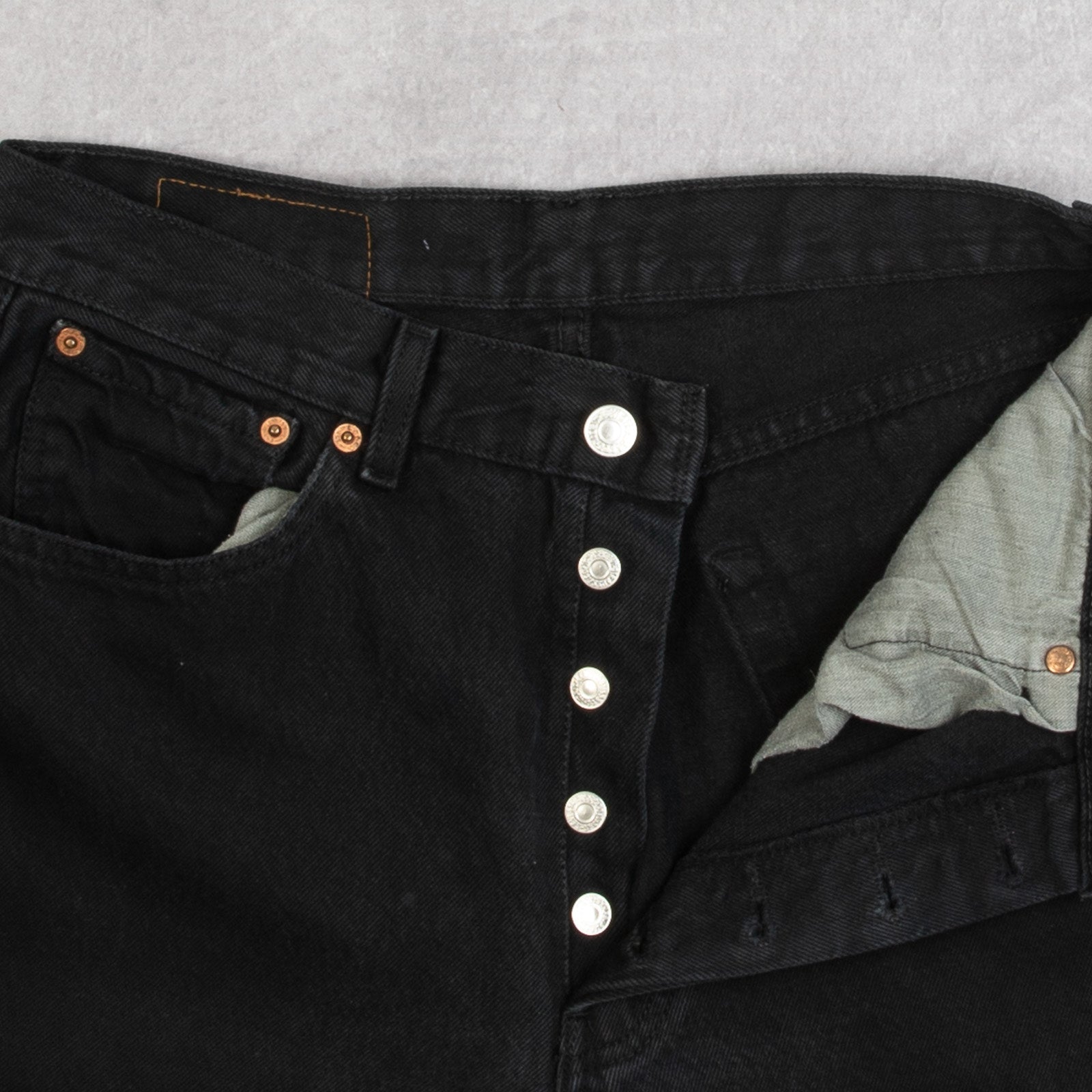 MEN'S VINTAGE LEVI'S 501 RELAXED FIT JEANS - W30 X L30 – North
