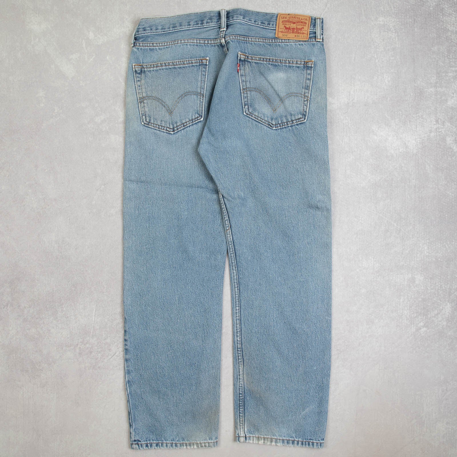 MEN'S VINTAGE LEVI'S 505 RELAXED FIT FADER JEANS - W36 X L28