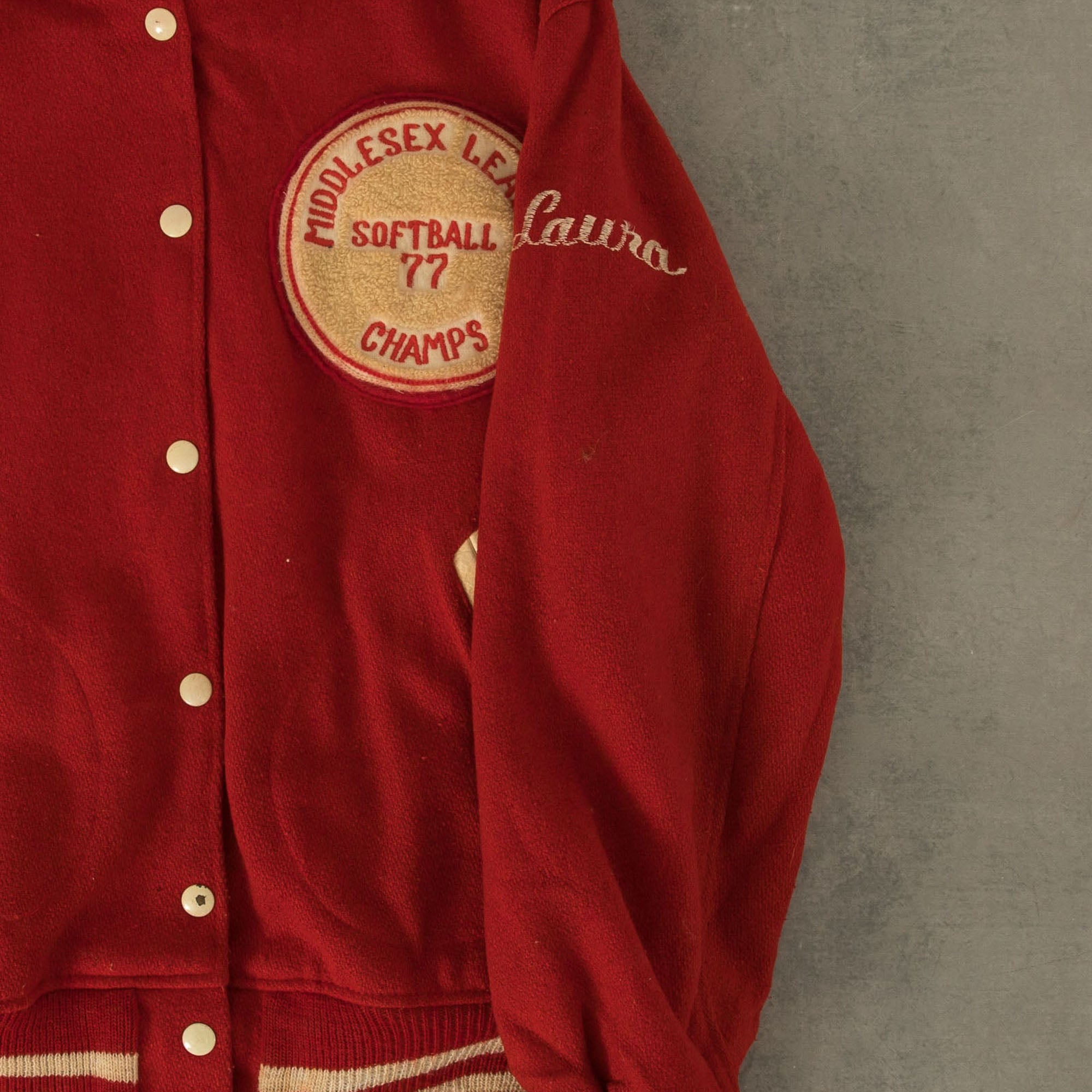 WOMEN S VINTAGE 1977 SOFTBALL HOODED VARSITY JACKET MEDIUM