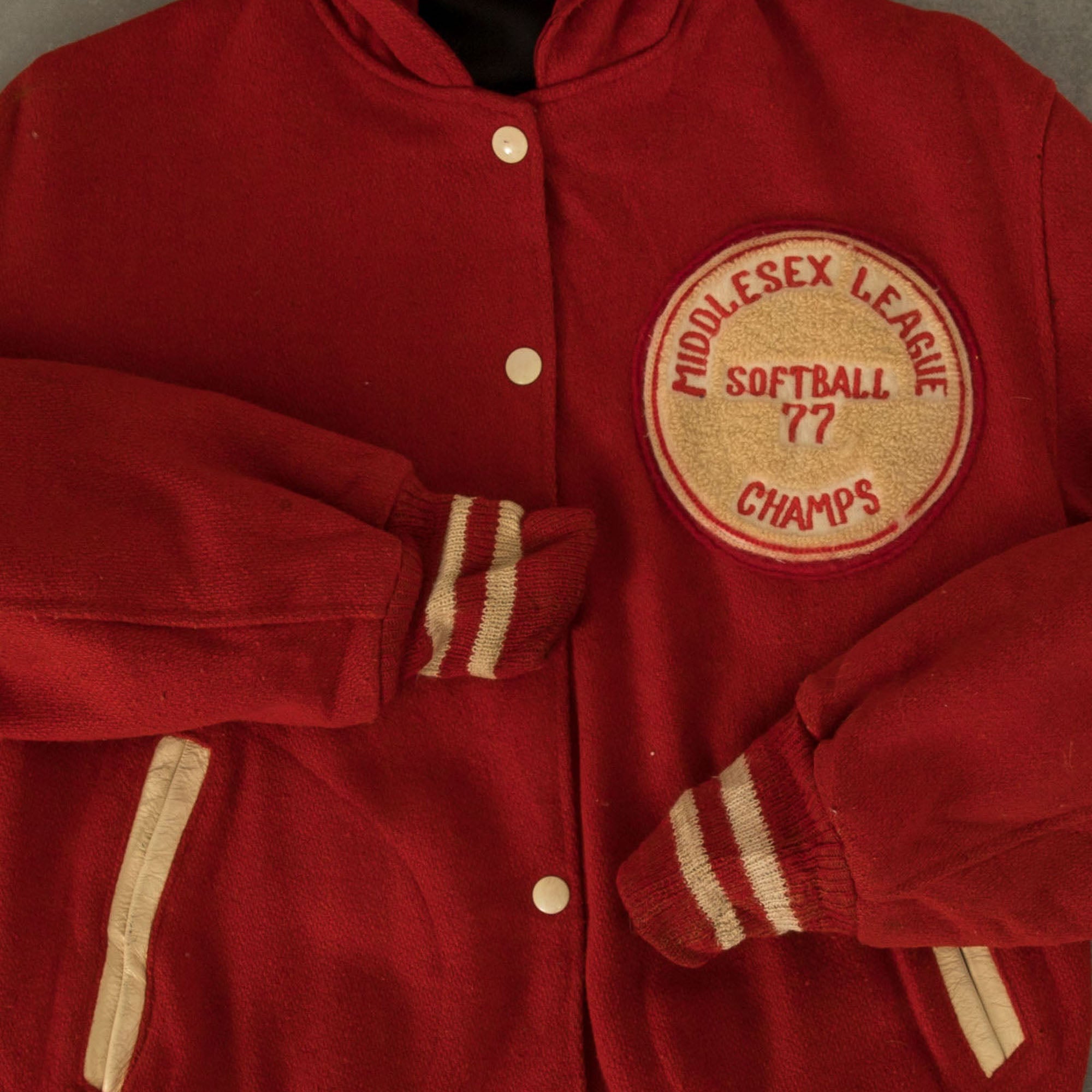 WOMEN S VINTAGE 1977 SOFTBALL HOODED VARSITY JACKET MEDIUM